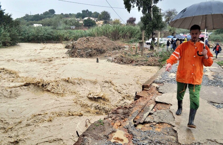 الجزائر.. وفاة 3 أطفال جرفتهم السيول بتيارت