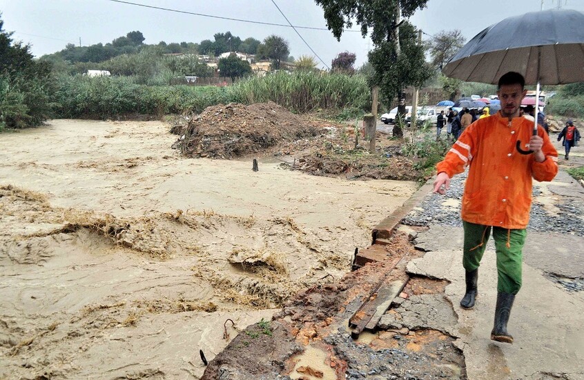 الجزائر.. فيضانات "غير مسبوقة" تتسبب في مصرع شخصين (صور + فيديو)