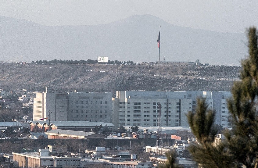 تقرير: سفير واشنطن في كابل زور نتائج اختبار كوفيد-19 في أغسطس 2021