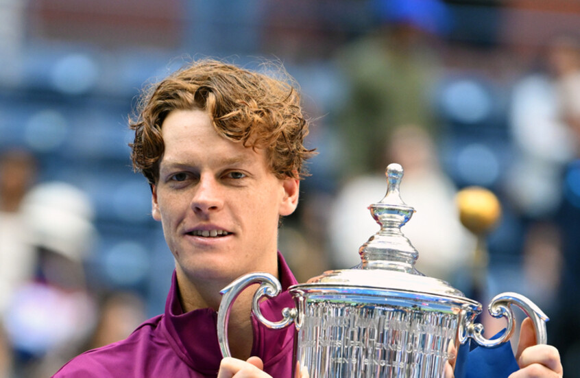 سينر يتجاوز تشتيت الانتباه بسبب المنشطات ويتوج ببطولة أمريكا المفتوحة لأول مرة