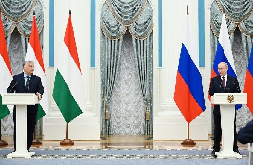 أوربان يرى أنه اتخذ القرار الصحيح بعدم إبلاغ زيلينسكي بأنه سيلتقي بوتين لاحقا