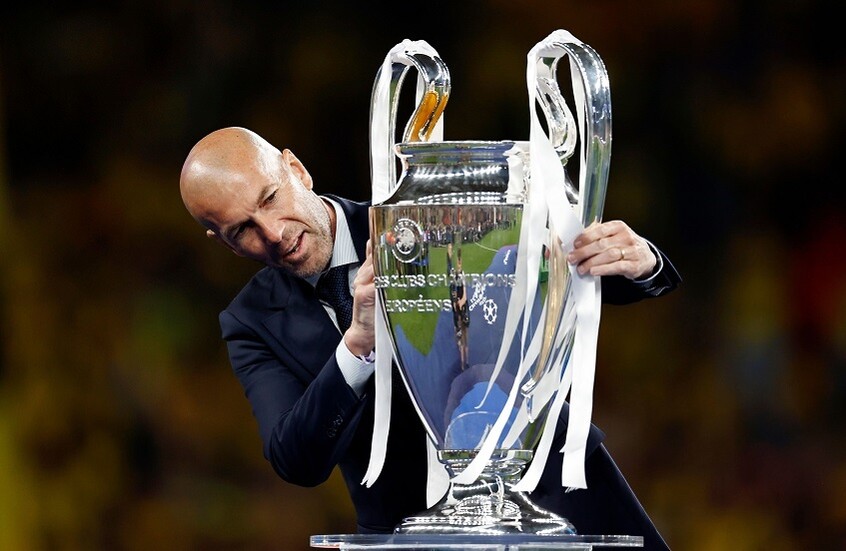 زيدان يوضح سر رفضه تدريب "الشياطين الحمر"