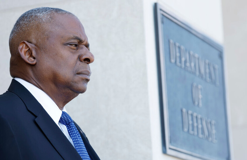 سيناتور جمهوري يمنع ترقية مساعد أوستن لتستره على الحالة الصحية للأخير