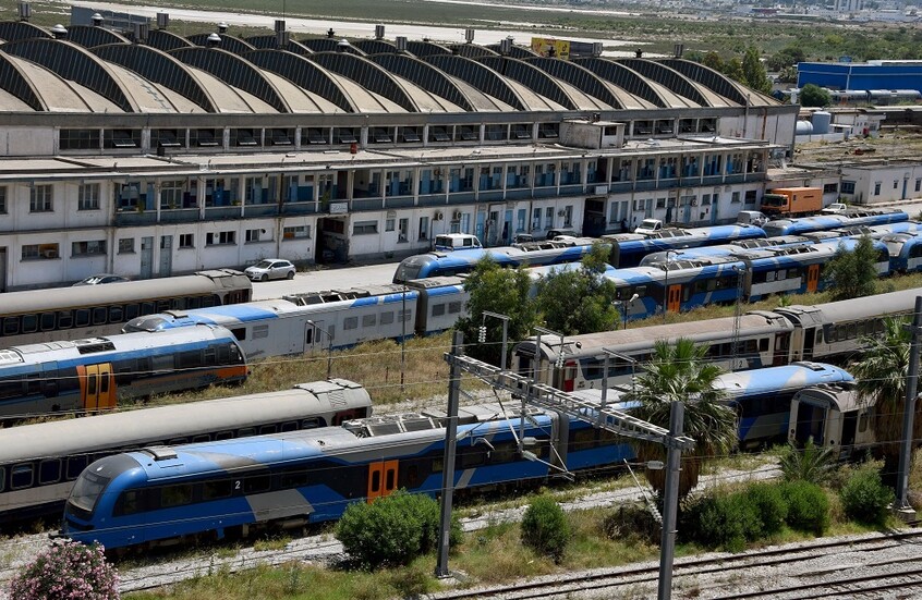 مشابه لعلم تونس .. شركة سكك الحديد تعتذر عن رفع علم تركيا على مبناها وتفتح تحقيقا بالواقعة (فيديو)