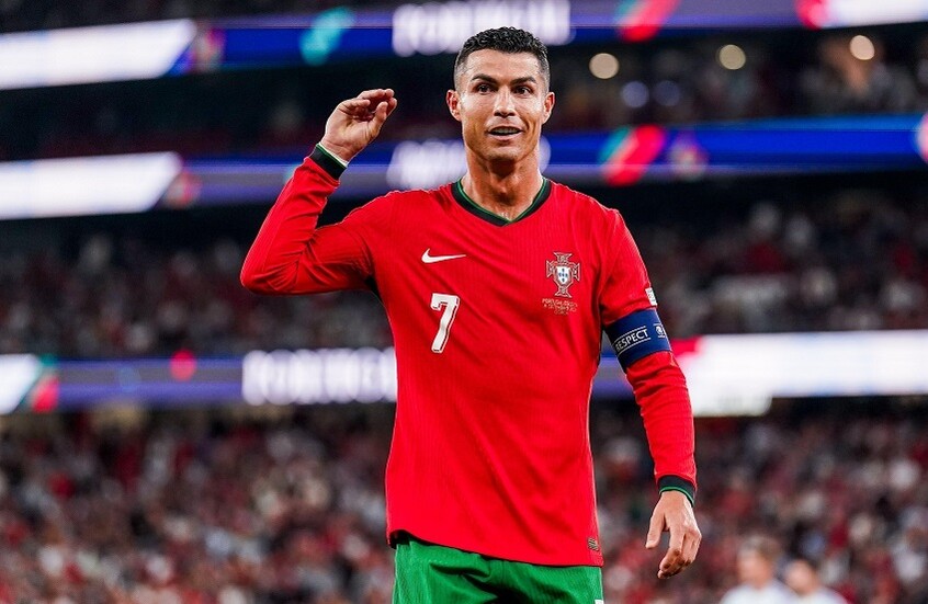 "لا يمكنك قول ذلك!".. رونالدو يعود ويوجه سهامه نحو تين هاج