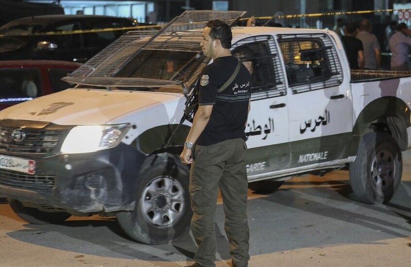 تونس.. وفاة مسؤول أمني برصاصة من سلاحه
