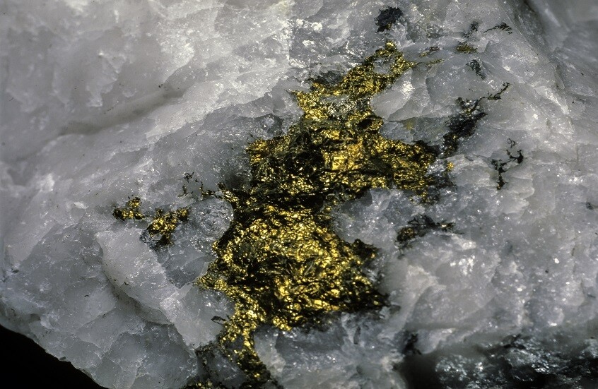 مصر.. توقعات بانتعاش استخراج الذهب بعد صفقة منجم السكري