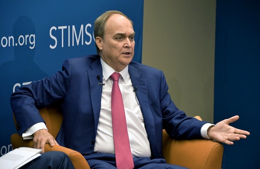 أنطونوف: السلطات الأمريكية سعيدة بمقتل السلافيين في أوكرانيا من جانبي النزاع