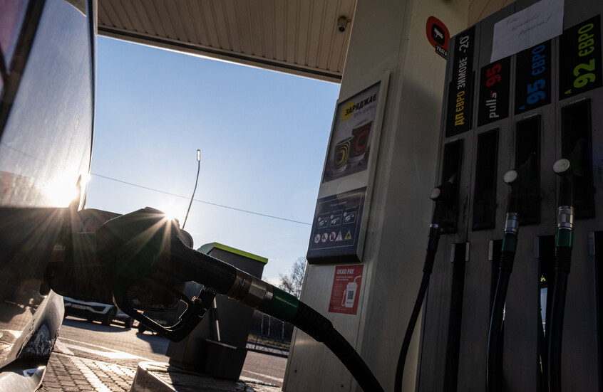 ارتفاع أسعار النفط مع وصول إعصار "فرانسين" إلى خليج المكسيك