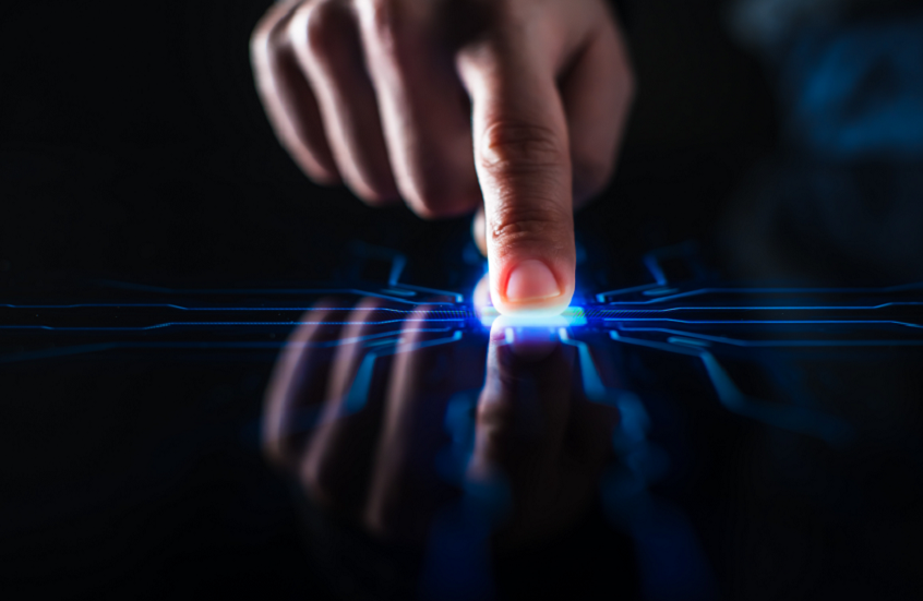 قد يسمح بـ"إمساك أيدي أحبائنا افتراضيا".. ابتكار ثوري لجهاز يحاكي حاسة اللمس