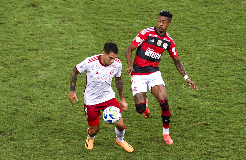 إدانة نجم الليغا السابق بالاعتداء الجنسي على "دمية" في الملعب!