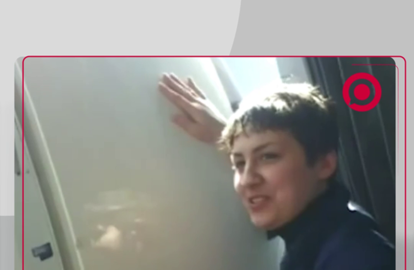 سيدة تدعي أنها كانت تقيم علاقة جنسية مع طائرة ركاب من طراز 