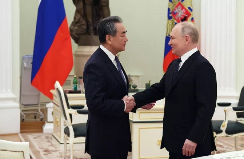 الصين تؤكد تأييدها الحل السياسي للأزمة الأوكرانية