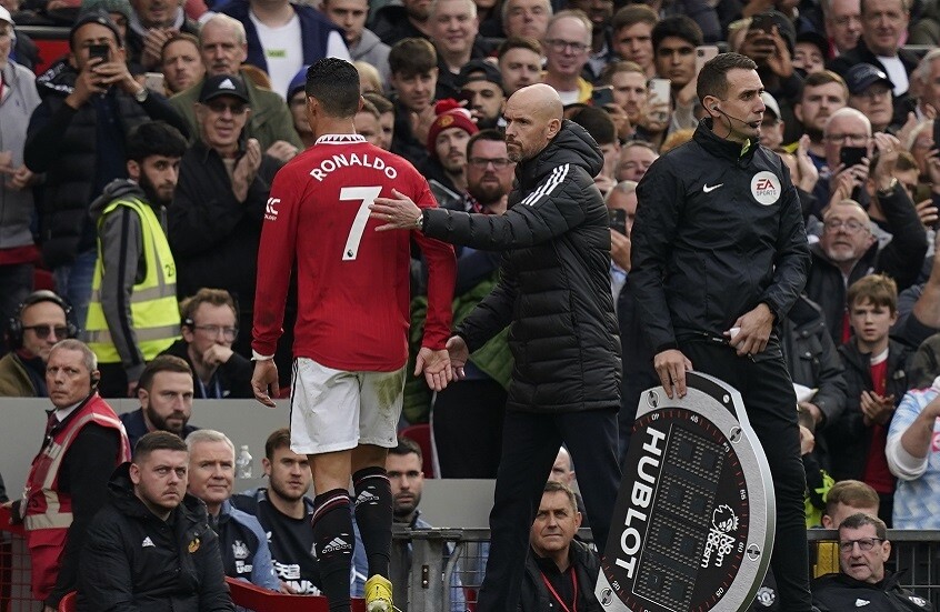 "قلب الحقائق".. مدرب مانشستر يونايتد ينسب تصريحه "اليائس" لرونالدو
