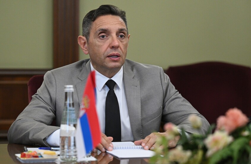 المعارضة في صربيا تدعو لاستقالة نائب رئيس الوزراء بعد تصريحاته عن ألمانيا