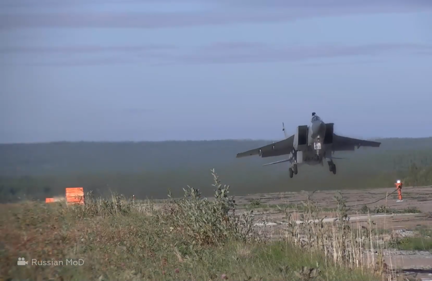 "ميغ-31" تؤمن التغطية لأسطول الشمال الروسي في مناورات "Ocean-2024"