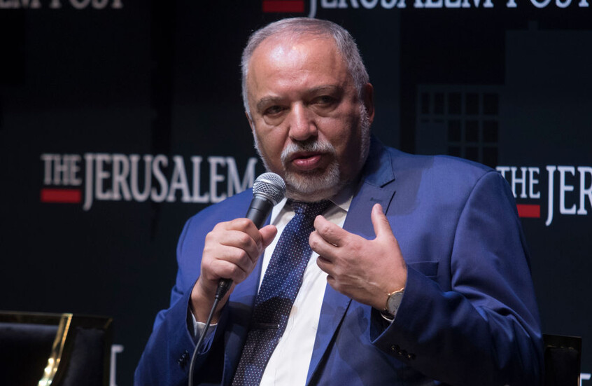 ليبرمان يدعو إلى تغيير الحكومة "بسرعة"