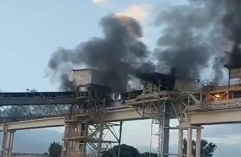 الصاروخ اليمني يتسبب بحريق في أحد مصانع تل أبيب