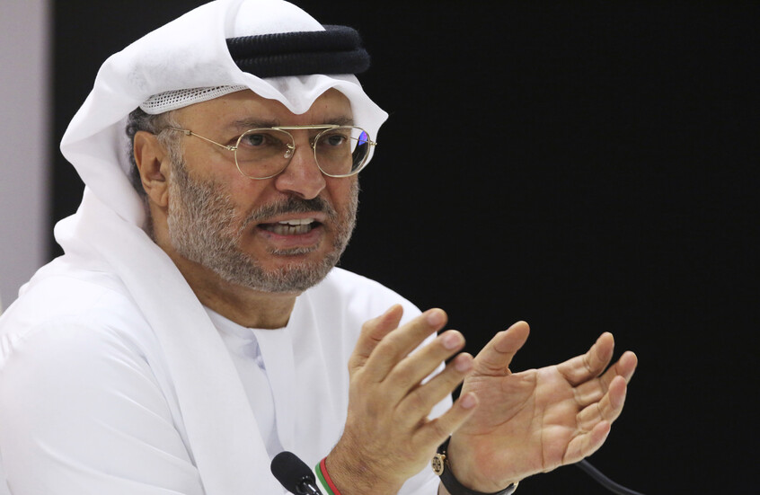 أنور قرقاش يغرّد بشأن النزاع في السودان