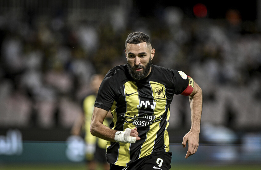 بنزيما يعيد نسخة "ريال مدريد" أمام الوحدة.. كم هاتريك سجل؟ (فيديو)