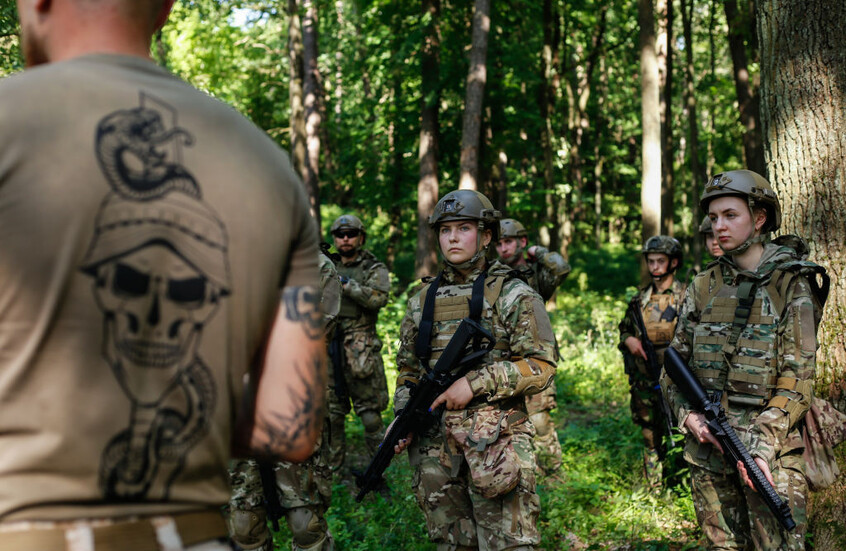 زيلينسكي يدفع المسؤولية عن نفسه بقضايا التحرش في الجيش الأوكراني ويكلف شميغال بها