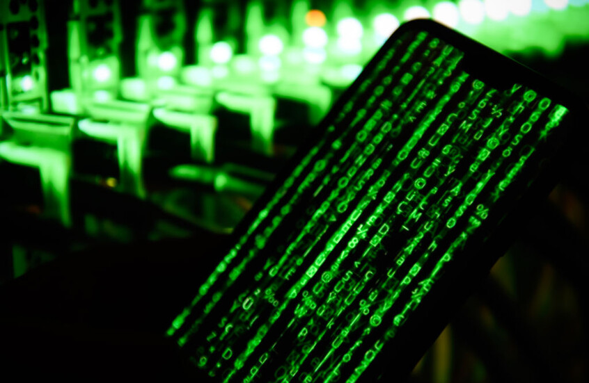 آلاف الإسرائيليين يتلقون "إنذارا طارئا" على هواتفهم المحمولة