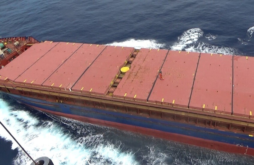 البحرية الجزائرية تنقذ بحارا تركيا تعرض لأزمة قلبية في عرض البحر (فيديو + صور)