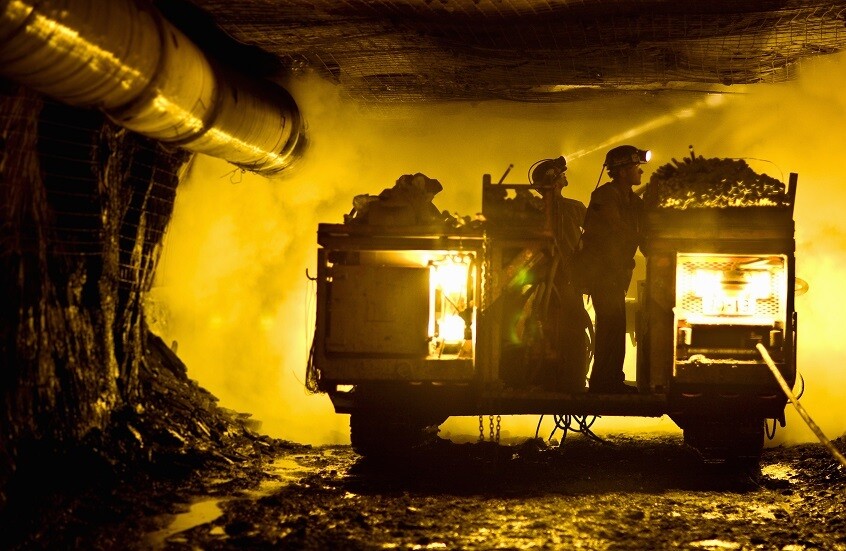 إيران.. عشرات القتلى والجرحى بانفجار منجم للفحم في محافظة خاراسان