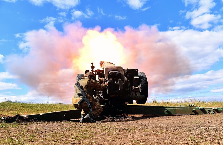 وزير الدفاع الأوكراني يقر بتقديم تقارير للغرب حول التخطيط للعمليات على الجبهة