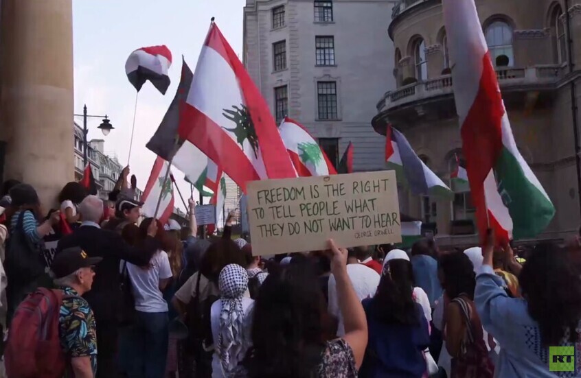 مؤيدون للبنان يحتجون أمام هيئة الإذاعة البريطانية "BBC" في لندن