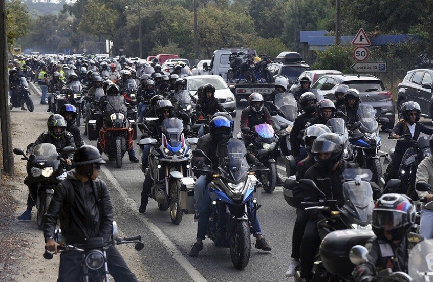 نحو 180 ألف راكب دراجات نارية يتجمعون عند ضريح في البرتغال لمباركة خوذاتهم (فيديو)