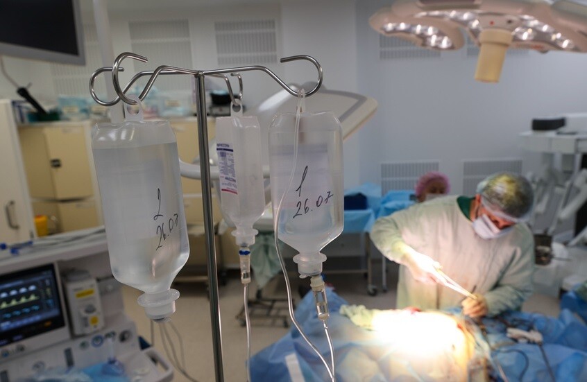 جراح أعصاب أوكراني يترك وظيفته في ألمانيا للاستقرار في روسيا وتعليم نجله في مدارسها