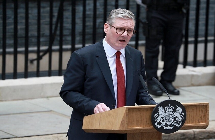 بسبب قطة.. المعارضة البريطانية تتهم  كير ستارمر بدعم روسيا