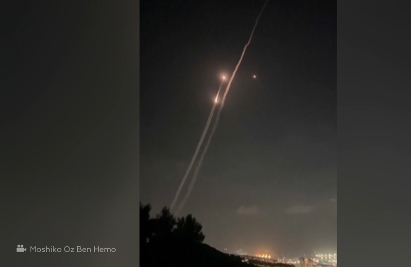 القبة الحديدية تعترض صواريخ حزب الله في سماء حيفا