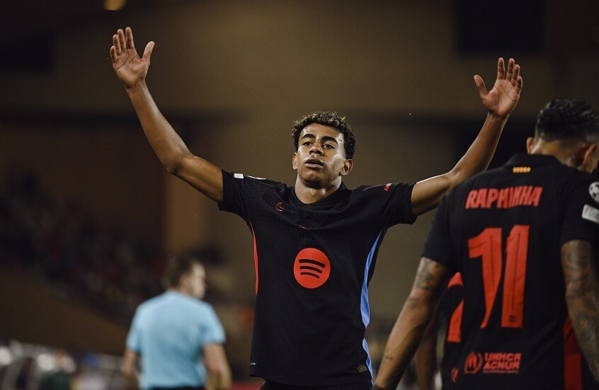 فتاة إسبانية تنهار بعد "رسالة" لامين جمال (فيديو)