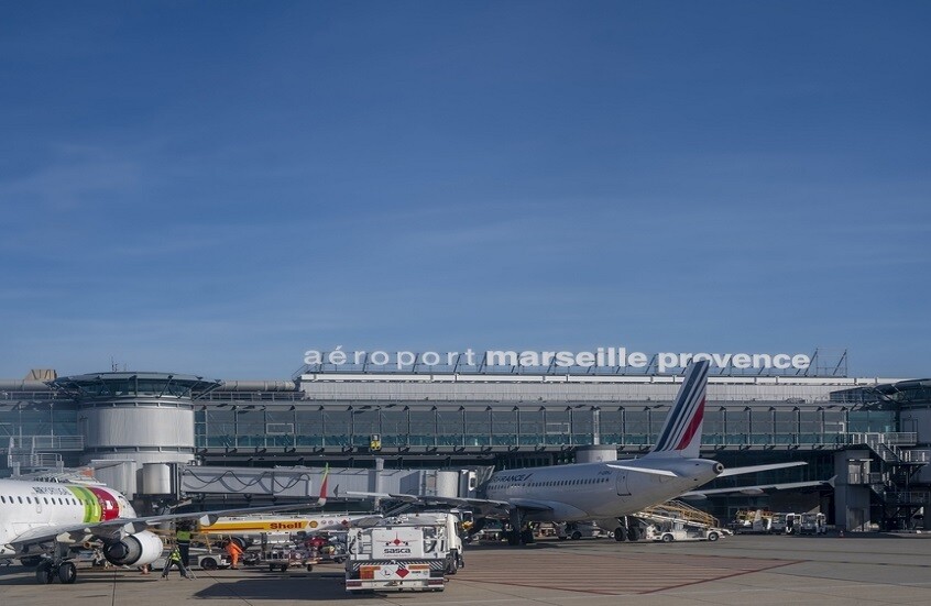 طائرة جزائرية تنجو من كارثة بمطار مرسيليا