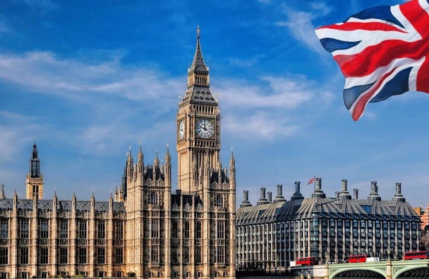 بريطانيا تدعو مواطنيها إلى مغادرة ‌لبنان فورا وتحشد حوالي 700 جندي لهذا الغرض