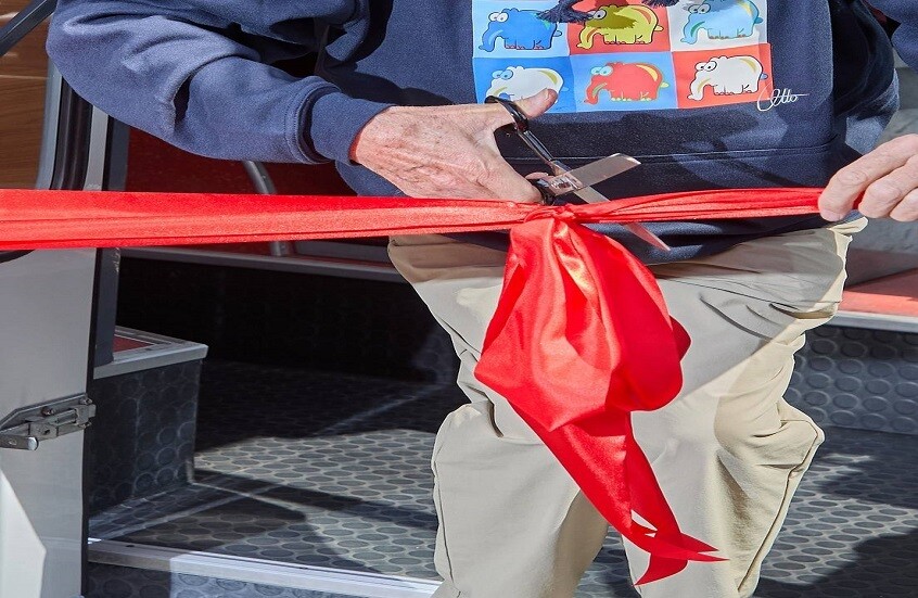 طالبان تحظر قص الشريط الأحمر