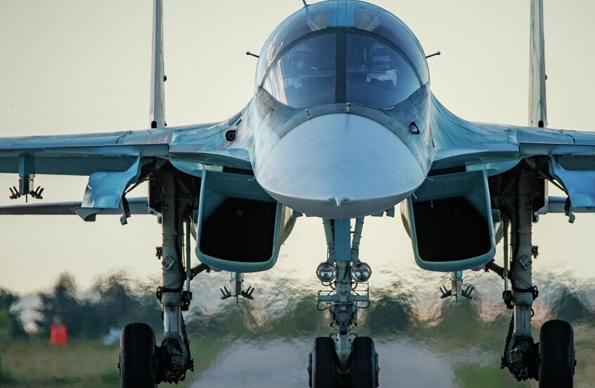 مسيرة للتحالف الدولي تناور بشكل خطير أمام مقاتلة روسية في سماء سوريا