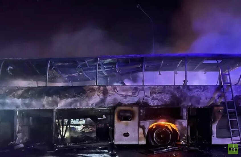 مصرع شخص وإصابة 31 آخرين في حادث تصادم بين شاحنة وحافلة ركاب قرب كراسنودار (فيديو)