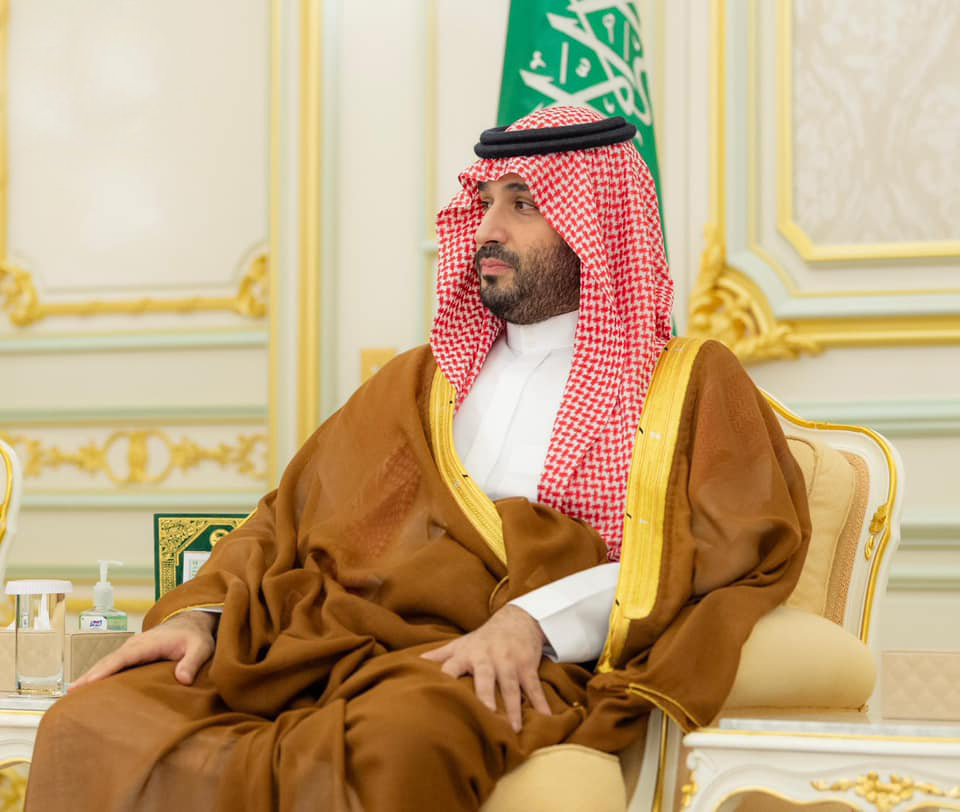 تصرف لافت من الأمير محمد بن سلمان خلال تشييع الأميرة لطيفة بنت عبد العزيز يثير تفاعلا كبيرا (فيديو)