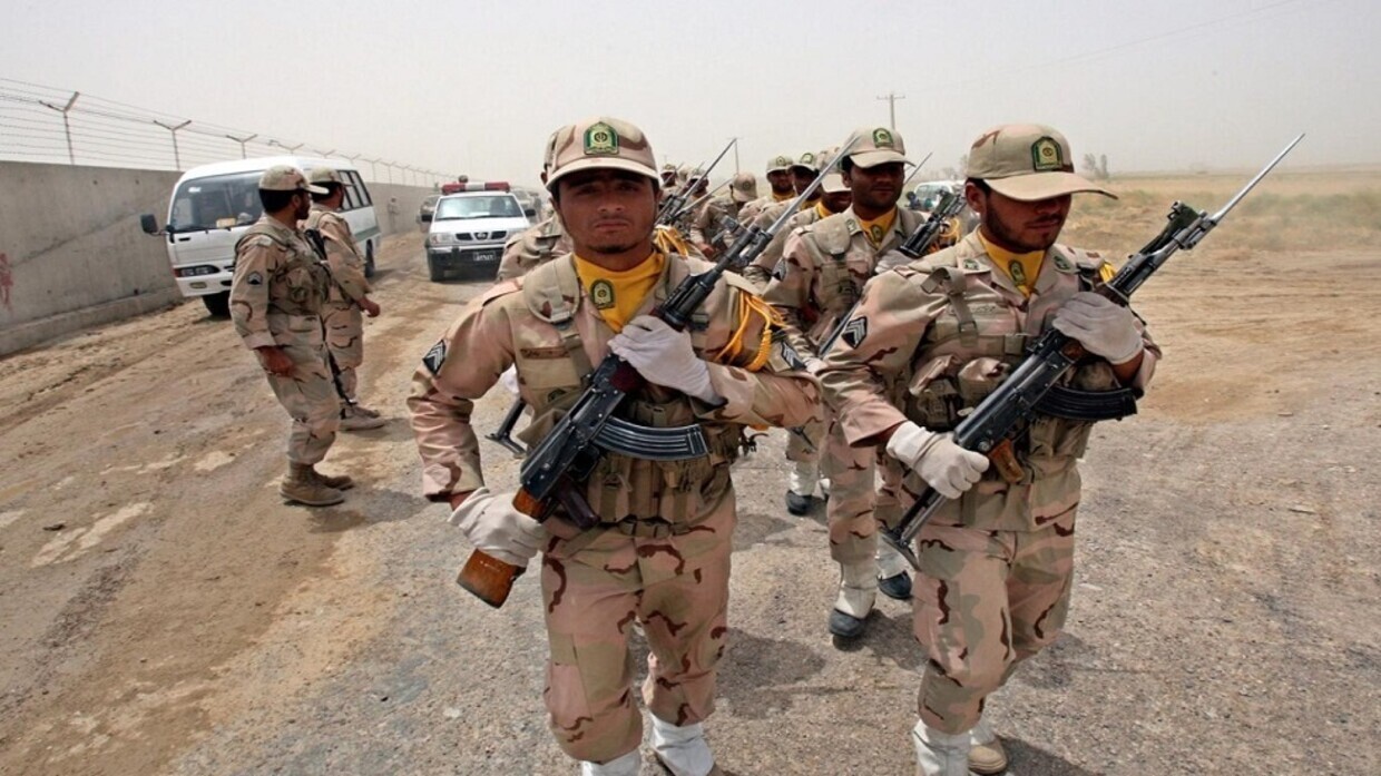 إيران.. مقتل 3 من قوات حرس الحدود بهجوم مسلح قرب باكستان (فيديو)