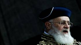 حاخام السفارديم الأكبر يدعو لصفقة ولو مقابل آلاف الأسرى الفلسطينيين