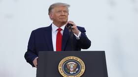 ترامب يحذر من خطر تحول بلاده إلى "فنزويلا تتعاطى المنشطات" إذا فازت هاريس