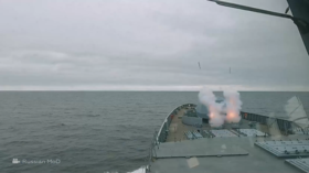 السفن الروسية تصد غارة معادية وهمية في أجواء بحر بارنتس في مناورات "Ocean-2024"