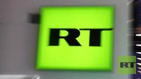 مكتب التحقيقات الفيدرالي الأمريكي يداهم منزل موظفة في RT ويعتدي عليها بالضرب