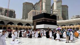 توقف قلبه.. معتمر إندونيسي ينجو بأعجوبة بعد السقوط في الحرم المكي