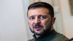 زيلينسكي يطالب أعضاء الكونغرس الأمريكي بتعجيل إرسال الأسلحة إلى القوات الأوكرانية