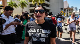 حلفاء ترامب قلقون من علاقته مع ناشطة يمينية متطرفة