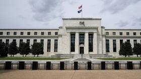 الفيدرالي الأمريكي يخفض سعر الفائدة الأساسي للمرة الأولى منذ أربع سنوات